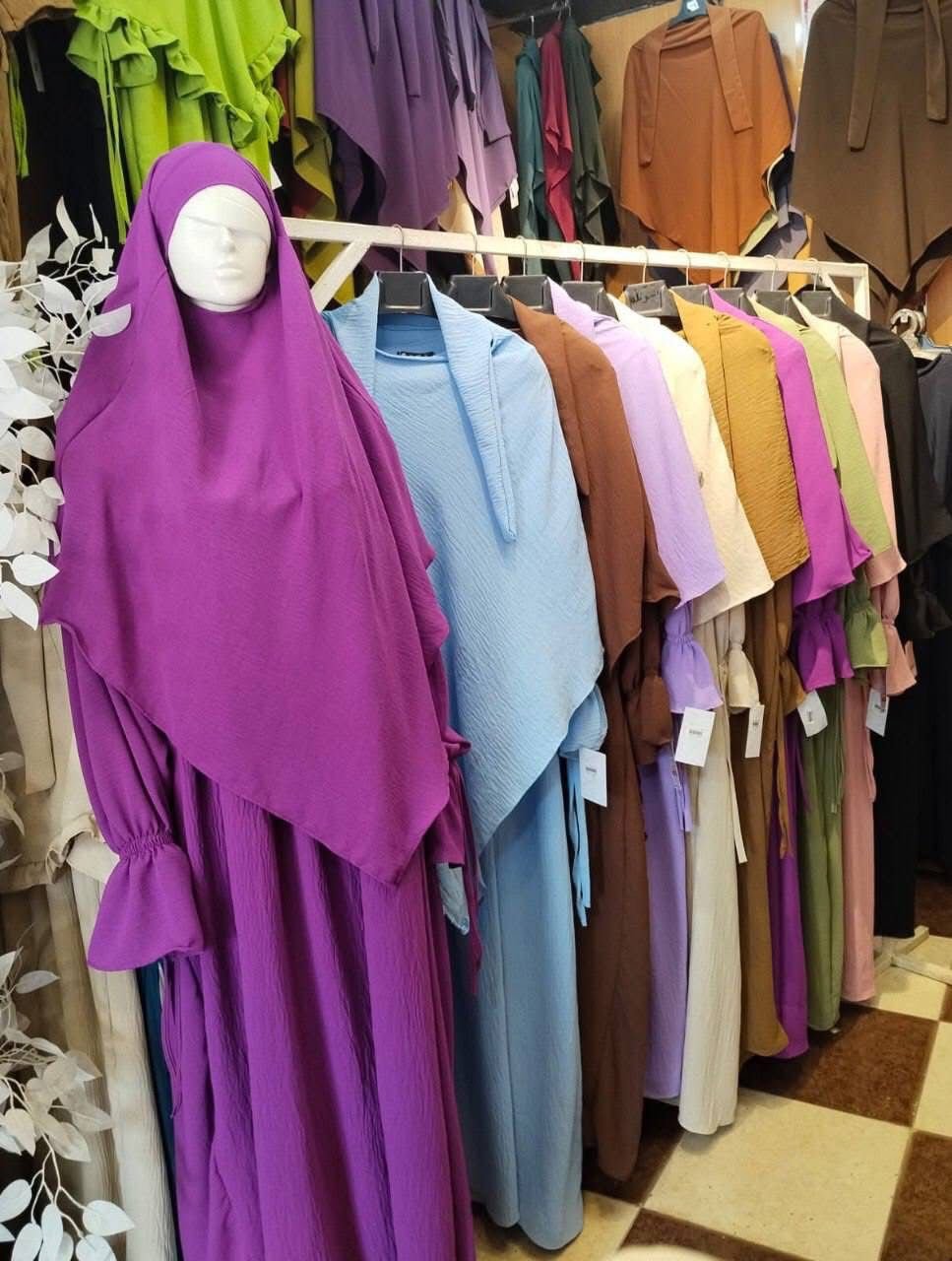 طقم فرنسي بالوانه طقم فرنسي بالوانه